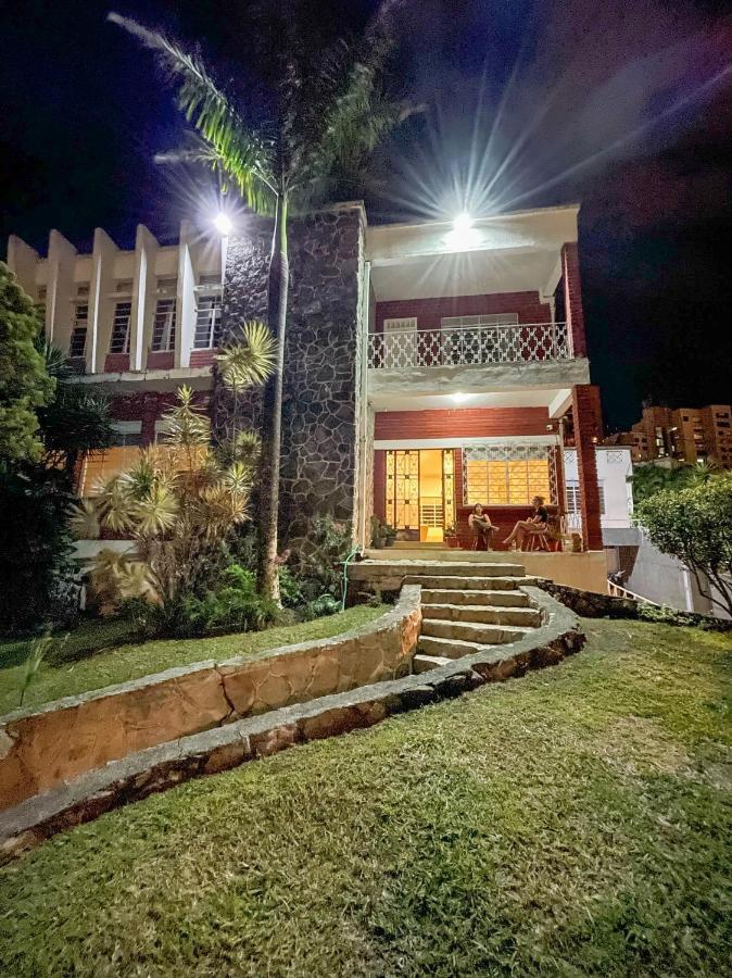 La Palmera Hostel Кали Экстерьер фото